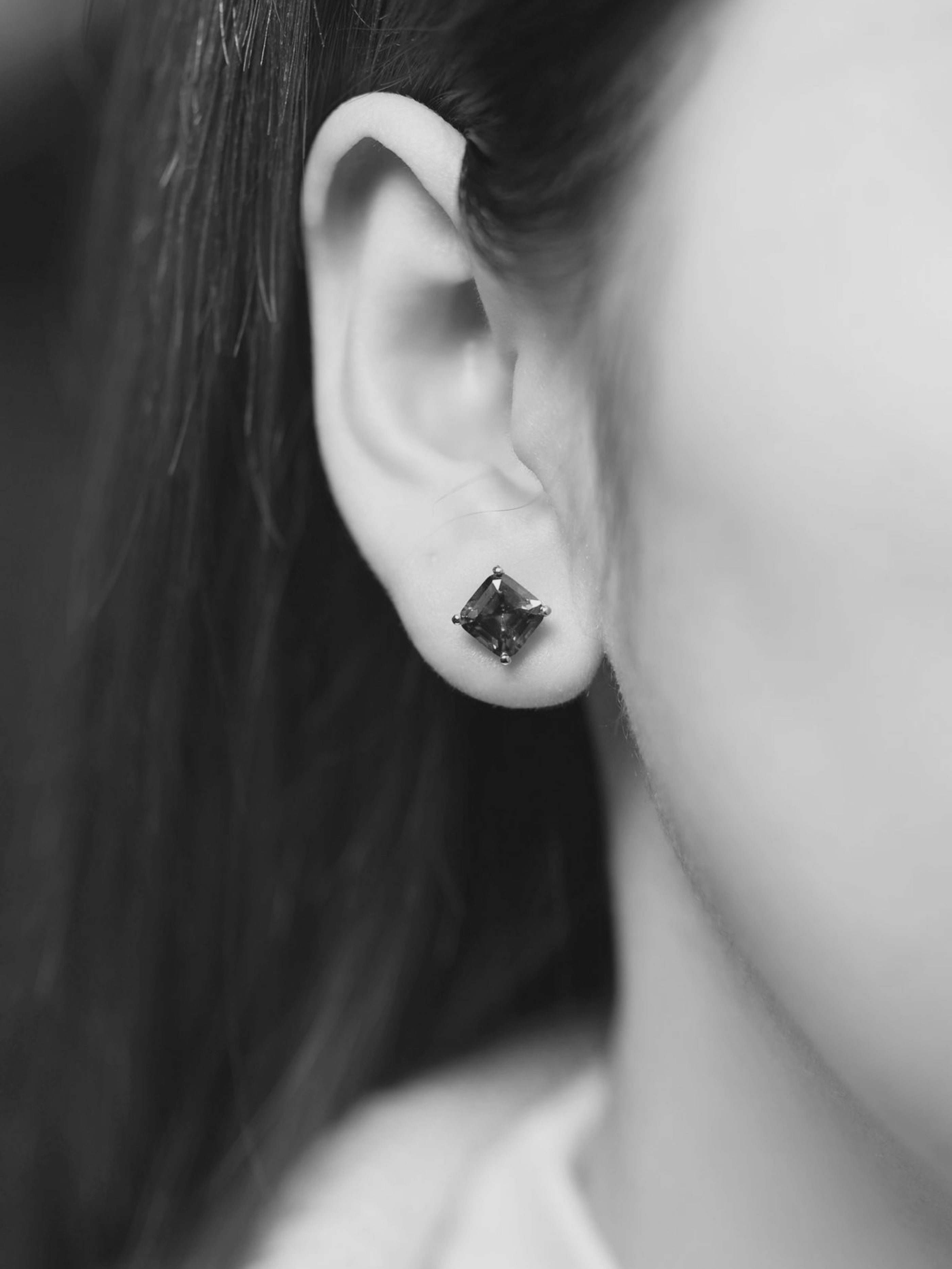 Emmia Emerald Stud Earrings