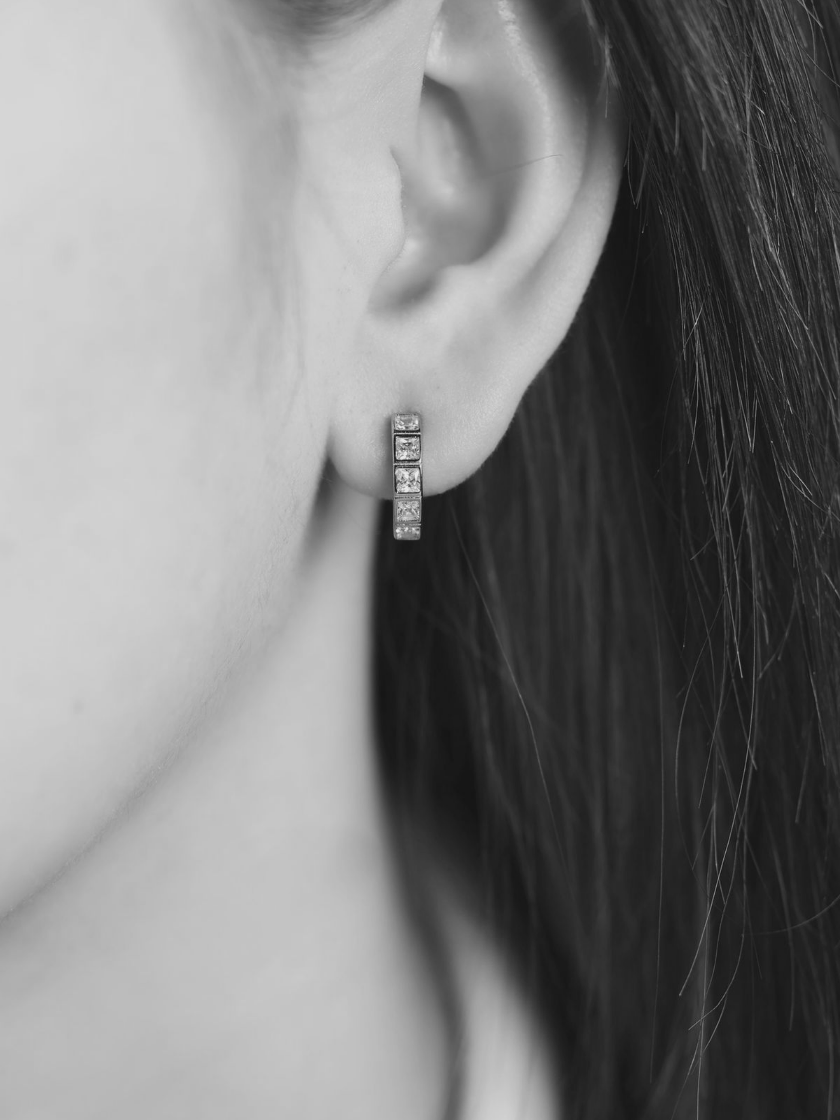 Velextra Hoop Earrings