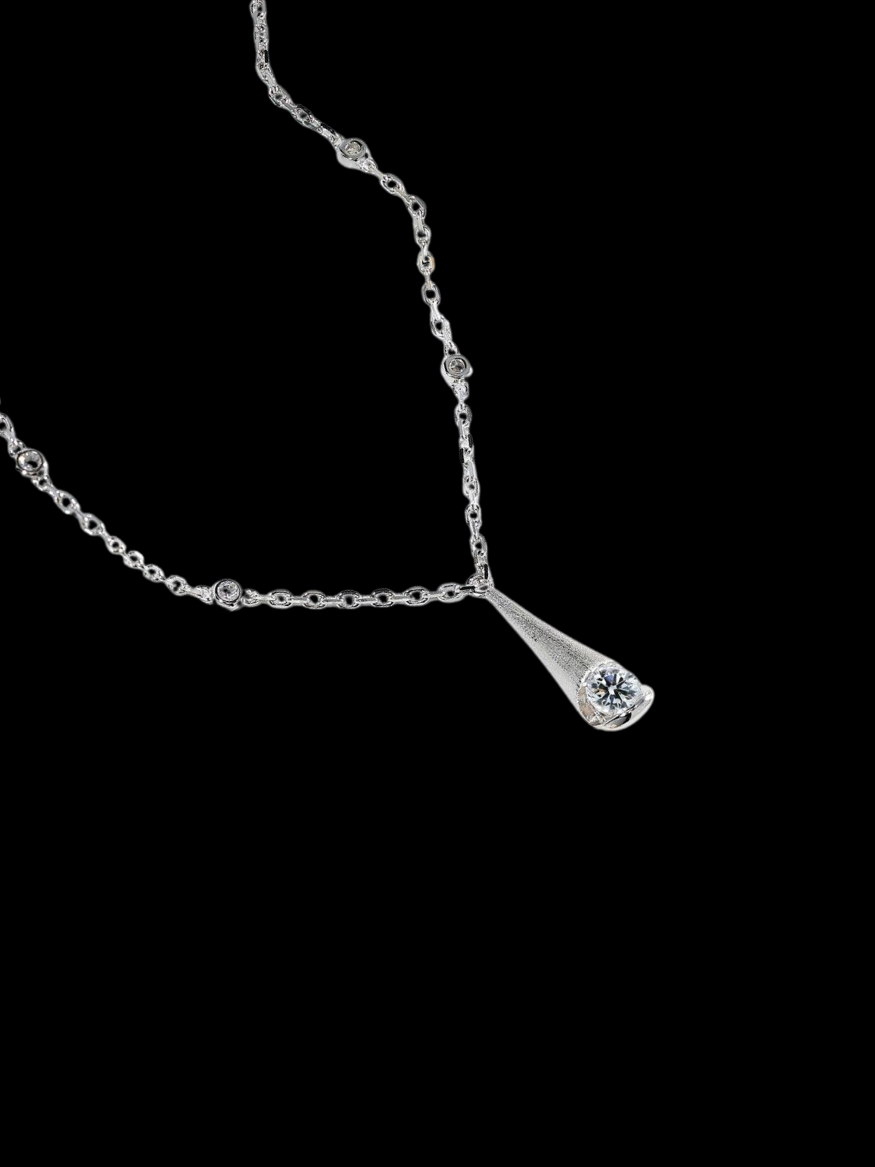 Ji Necklace